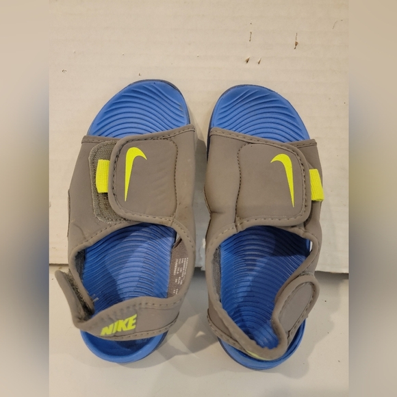 KID'S‎ NIKE SUNRAY SANDALS WITH HOOK AND LOOP CLOSURES ( sz 11) - Picture 1 of 4